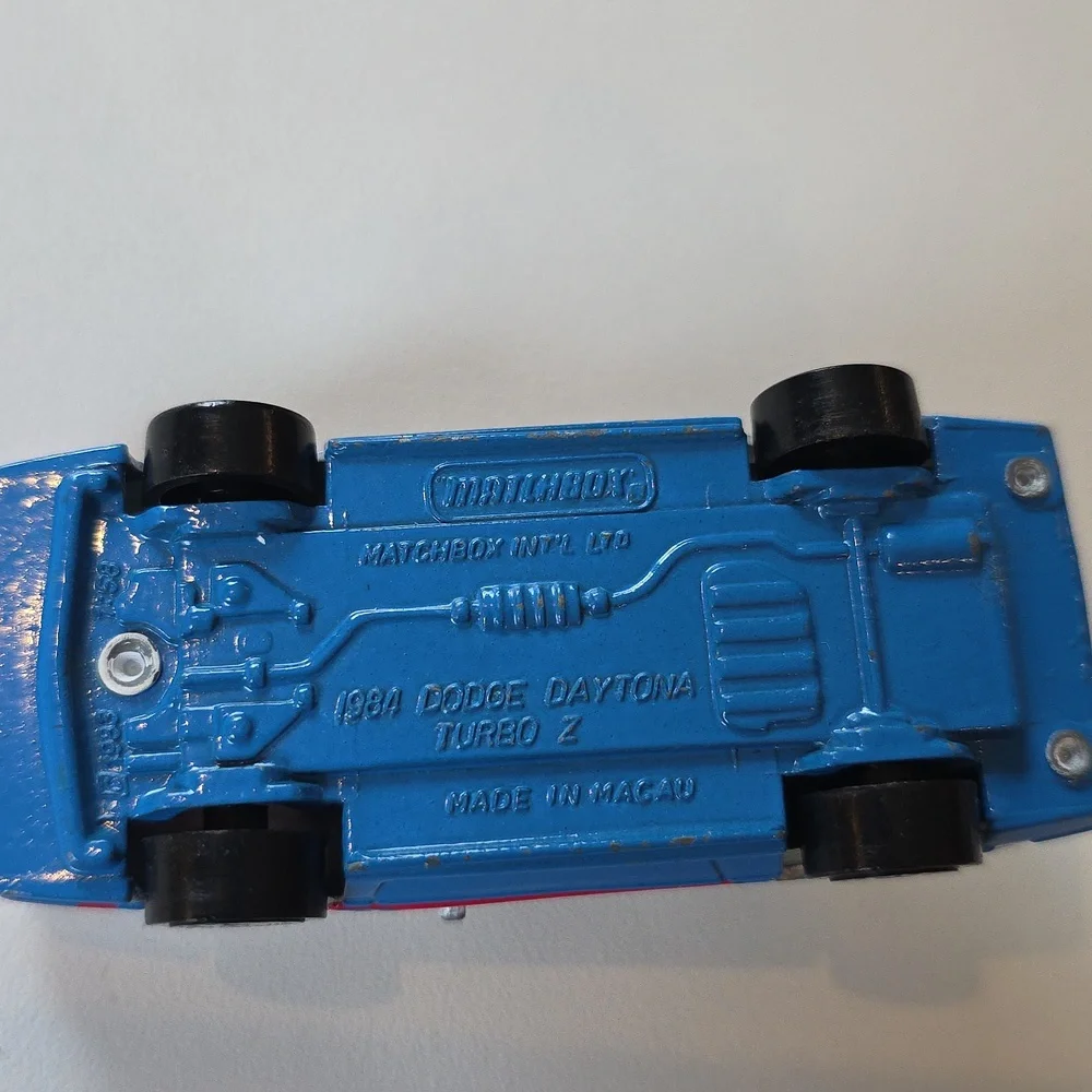 Matchbox 1984 Dodge Daytona Turbo Z rouge